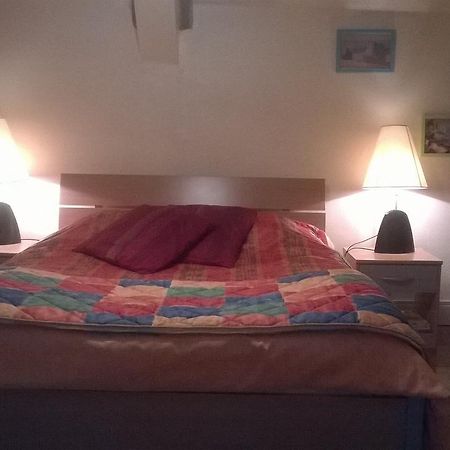 Le Hameau Aux Escargots Bernon Room photo