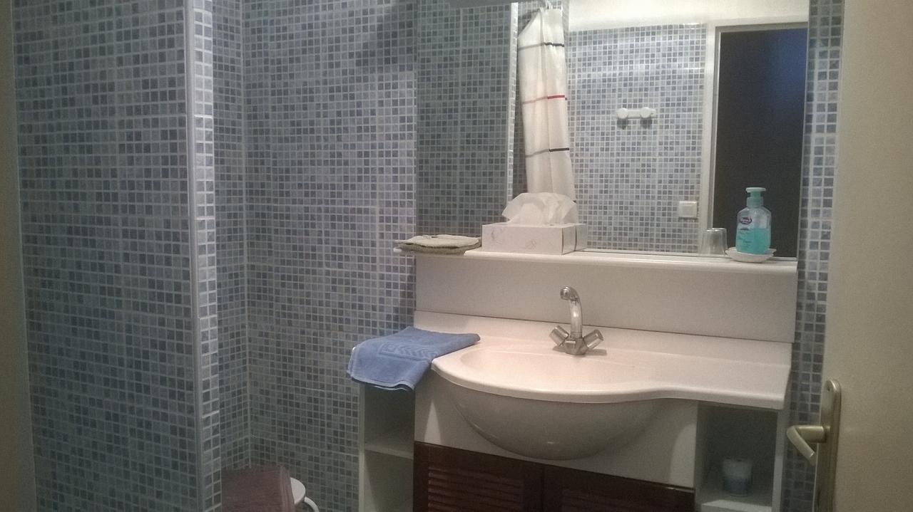 Le Hameau Aux Escargots Bernon Room photo