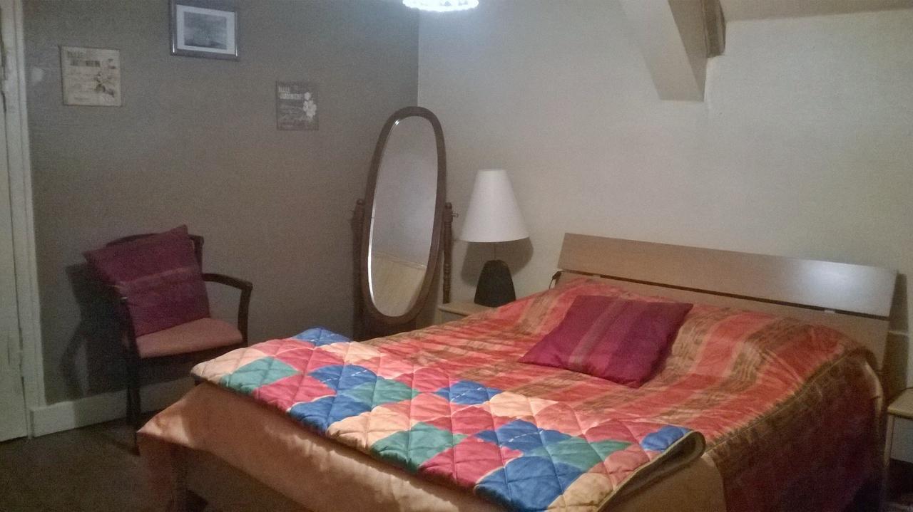 Le Hameau Aux Escargots Bernon Room photo