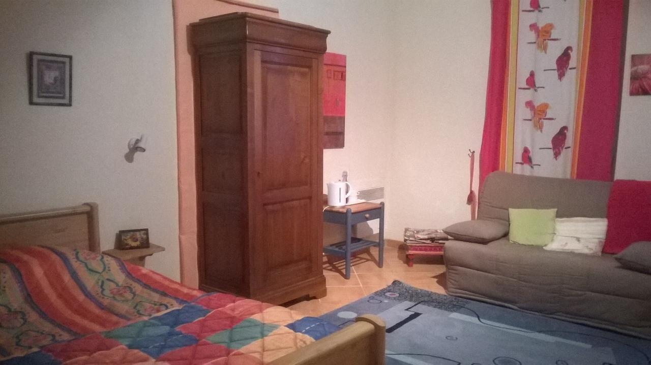 Le Hameau Aux Escargots Bernon Room photo